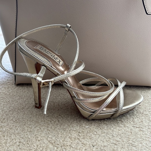 Platinum Badgley Mischka strapped heels - Picture 2 of 5